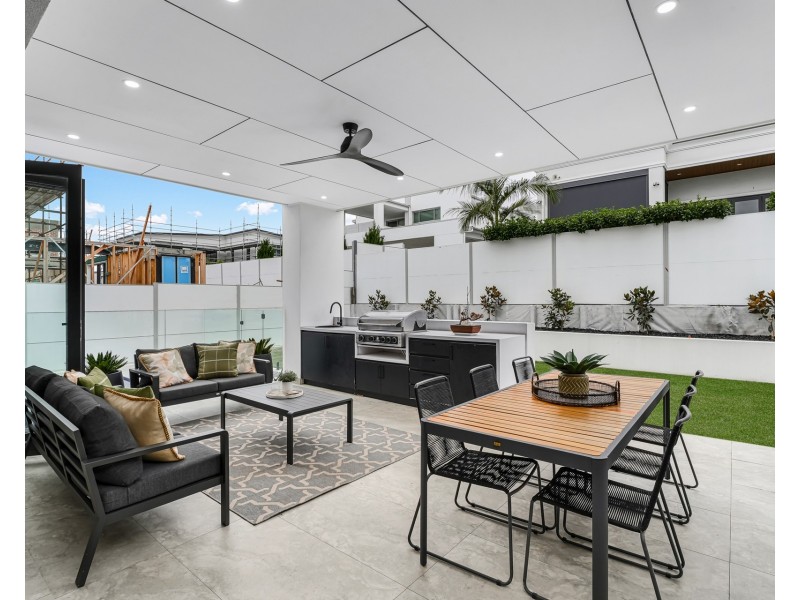 6 New Holland Drive, Bella Vista NSW 2153