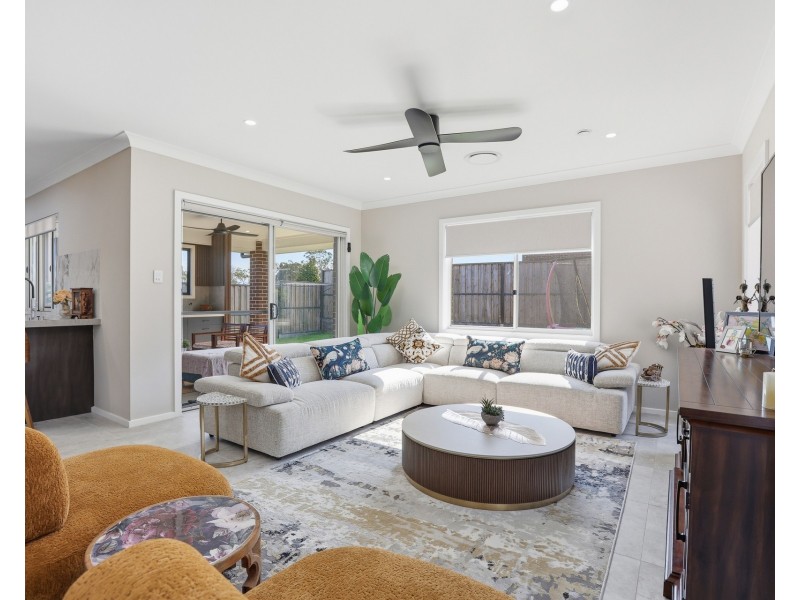 76 Magic Street, Vineyard NSW 2765