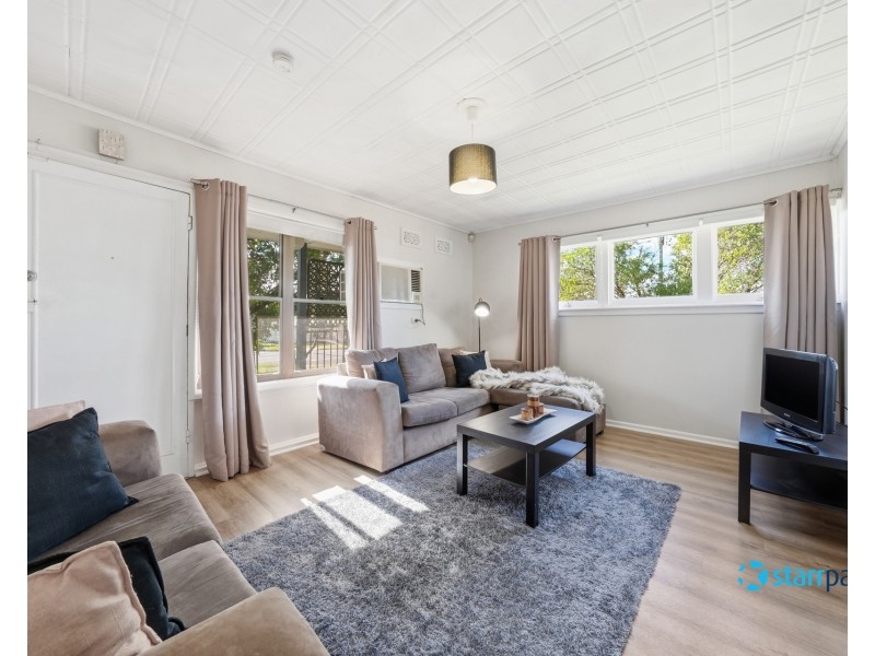 42 Debrincat Avenue, North St Marys NSW 2760