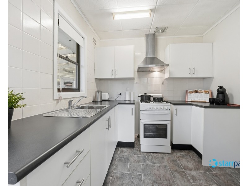 42 Debrincat Avenue, North St Marys NSW 2760