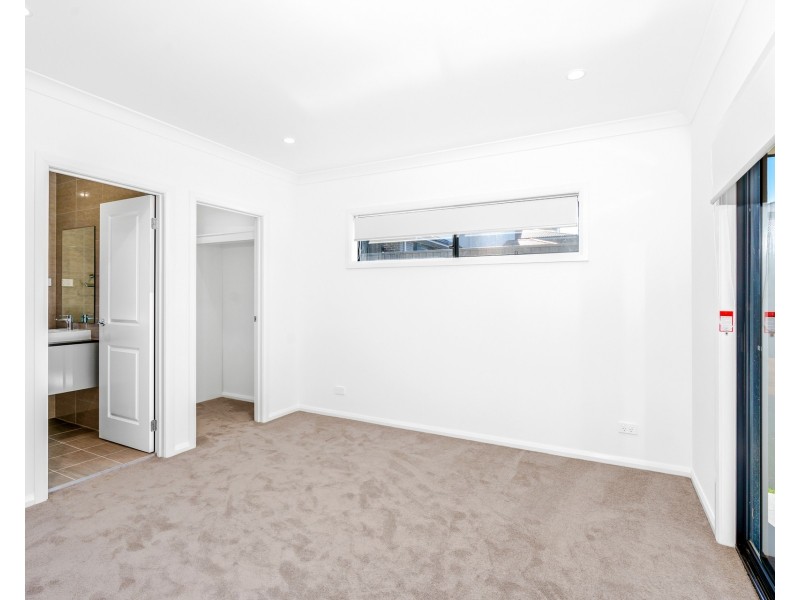 7 Hedgewood Drive, Box Hill NSW 2765