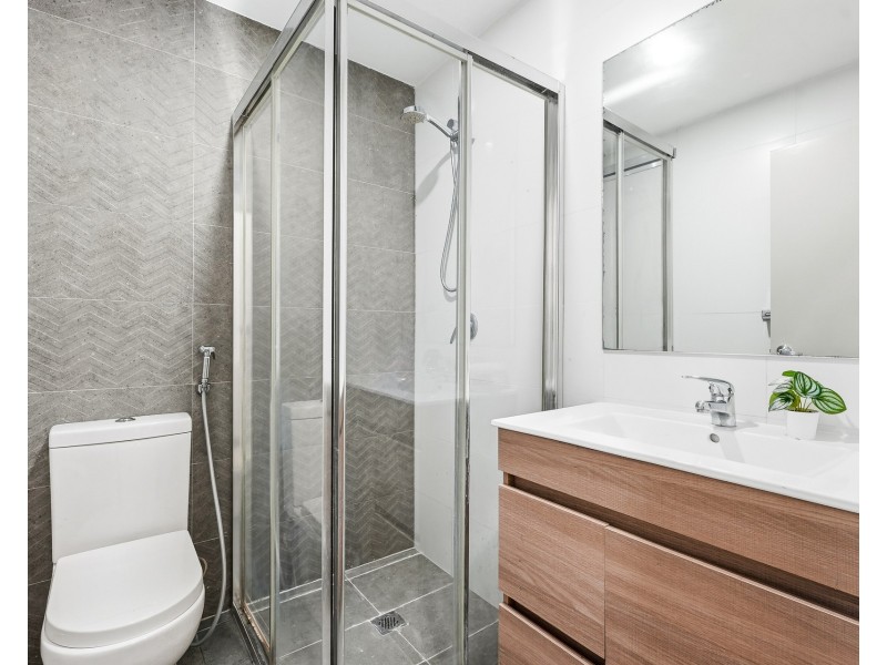4 11-13 Octavia Street, Toongabbie NSW 2146
