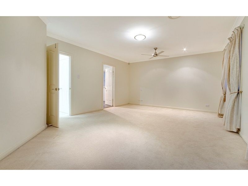 8 Bridgeview Circuit, Bella Vista NSW 2153