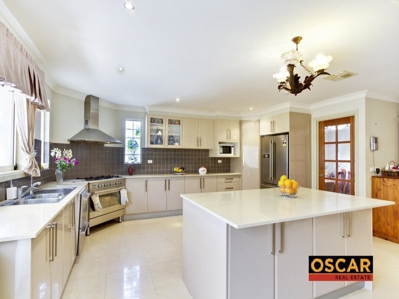 85 Edgewater Dr, Bella Vista NSW 2153