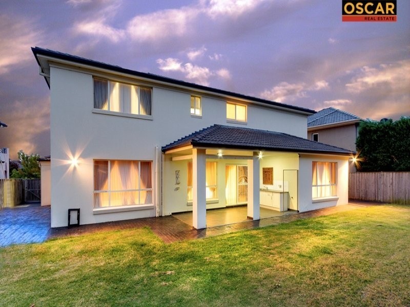 8 Bridgeview Cct, Bella Vista NSW 2153