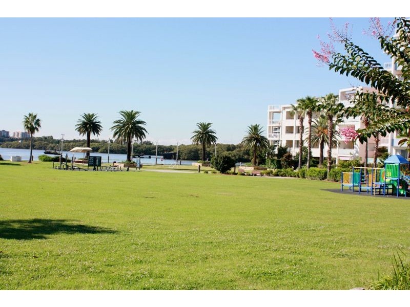 213/18 Marine Parade, Wentworth Point NSW 2127