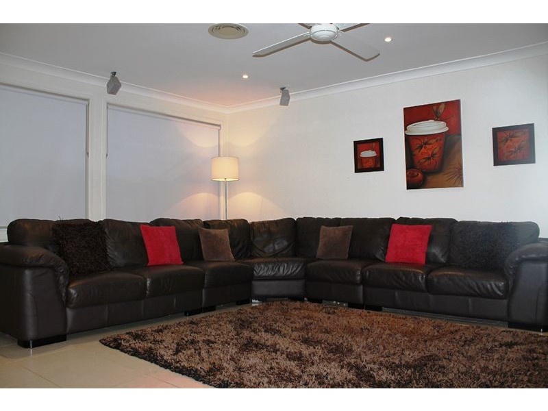 12 Roxburgh Cres, Stanhope Gardens NSW 2768