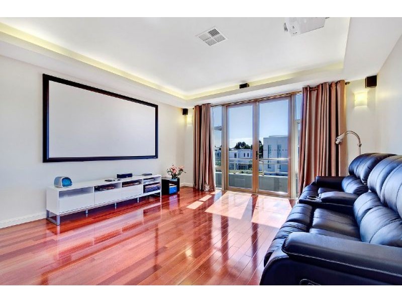 7 WOODBRIDGE PLACE, Bella Vista NSW 2153