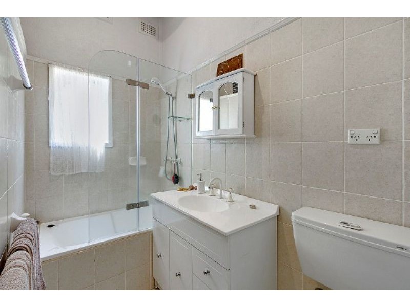 1/33 Clement Street, Guildford NSW 2161