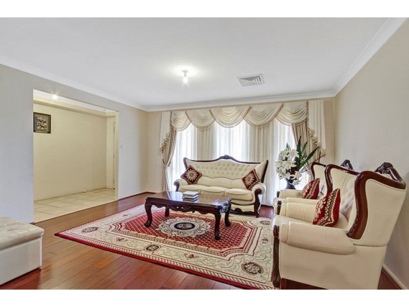 19 Aquamarine Street, Quakers Hill NSW 2763