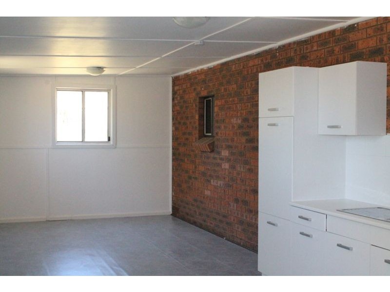 33 Commercial Rd, Vineyard NSW 2765