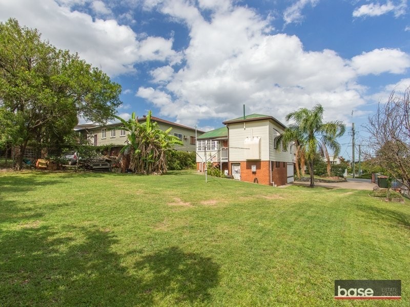 42 Grange Road, Grange QLD 4051
