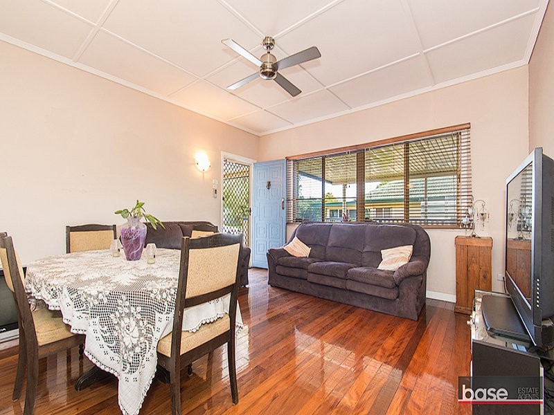 12 Chesterfield Street, Wavell Heights QLD 4012
