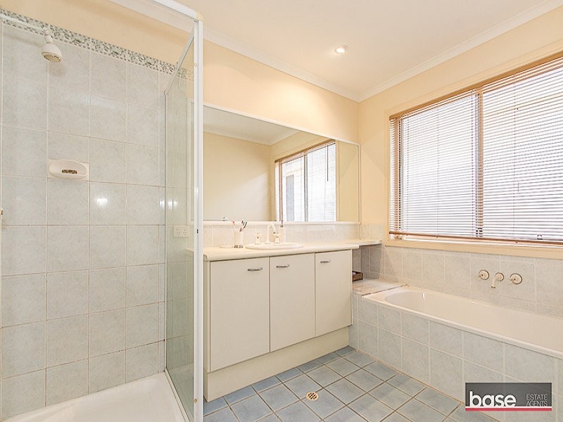 10 Mcintyre Street, Hendra QLD 4011