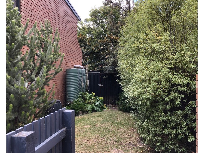 1/12 Ebden Avenue, Black Rock VIC 3193