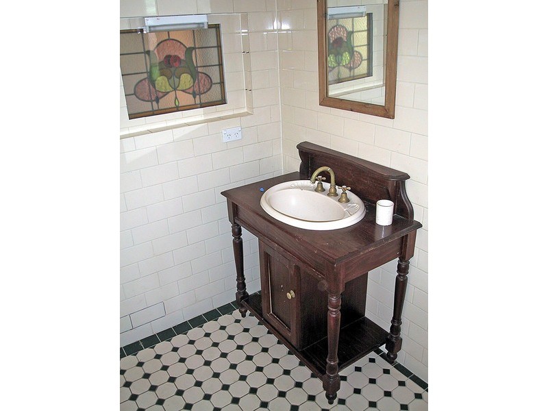 291 Wynnum Road, Norman Park QLD 4170