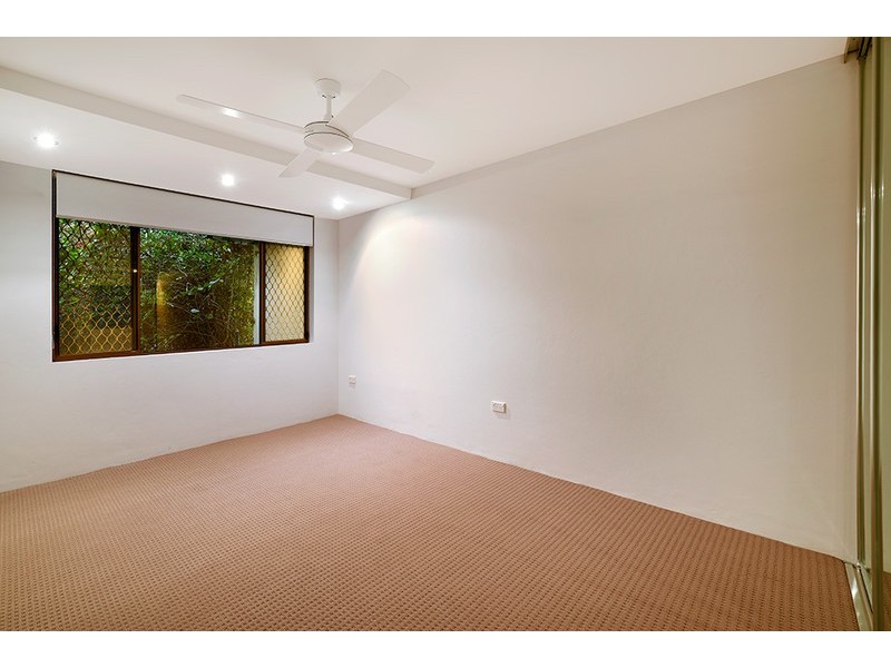 13/24 Hamilton Avenue, Surfers Paradise QLD 4217
