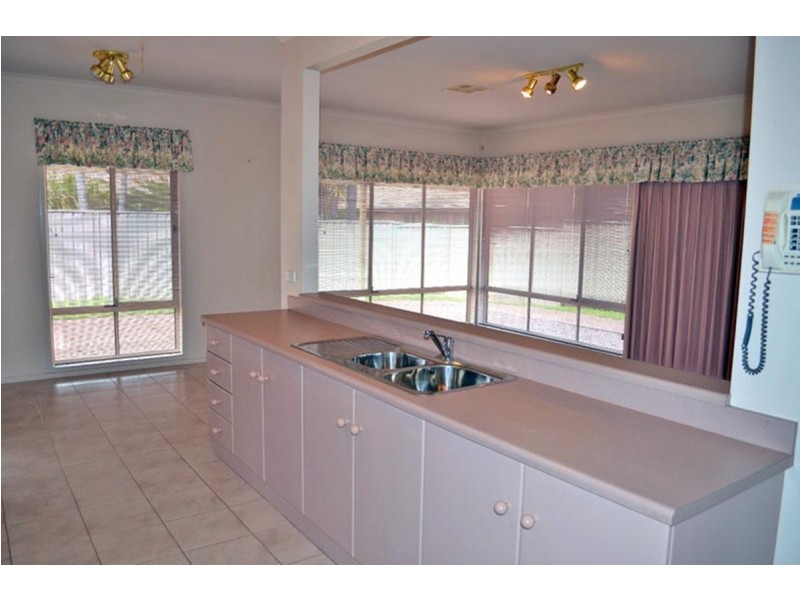 9 Dotterel Place, Seaford Rise SA 5169