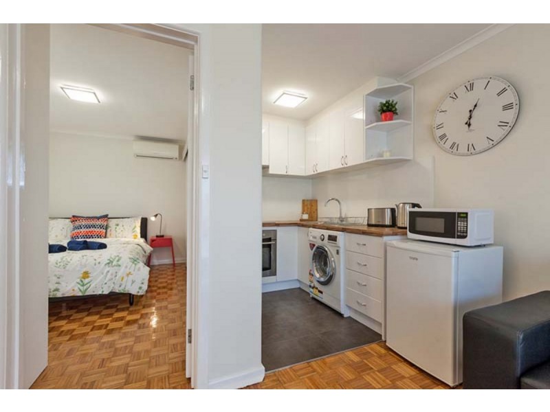 8/21 Ulupna Road, Ormond VIC 3204