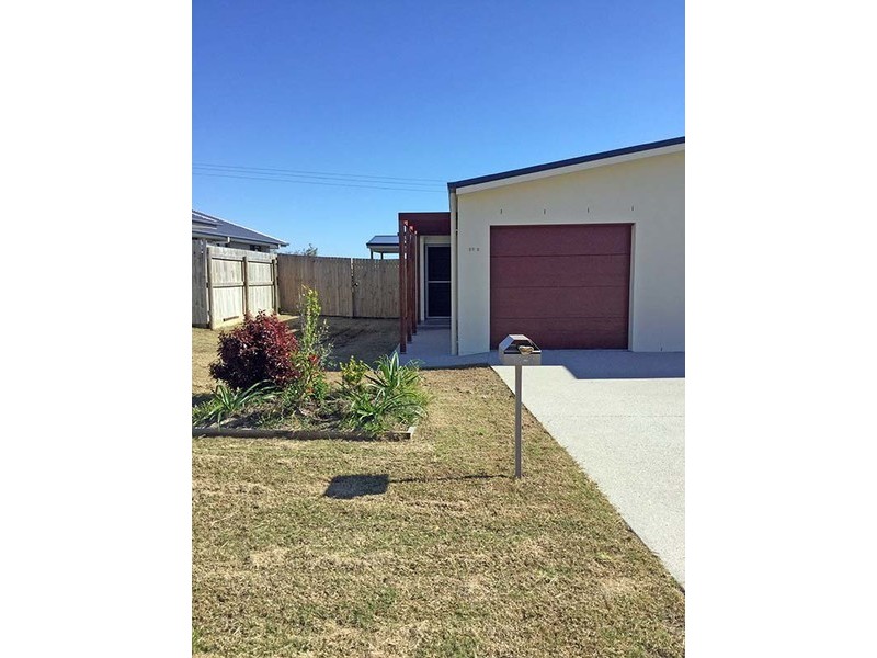 2/57 Phoenix Crescent, Rural View QLD 4740