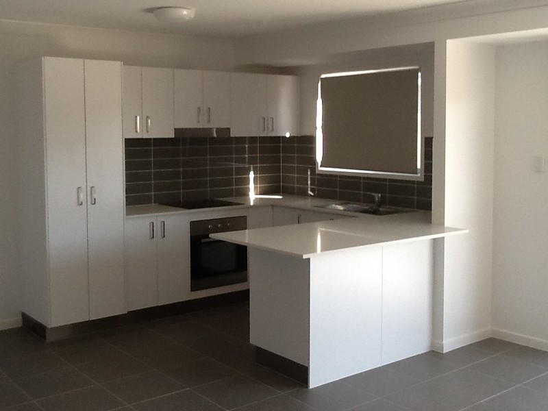 2/57 Phoenix Crescent, Rural View QLD 4740