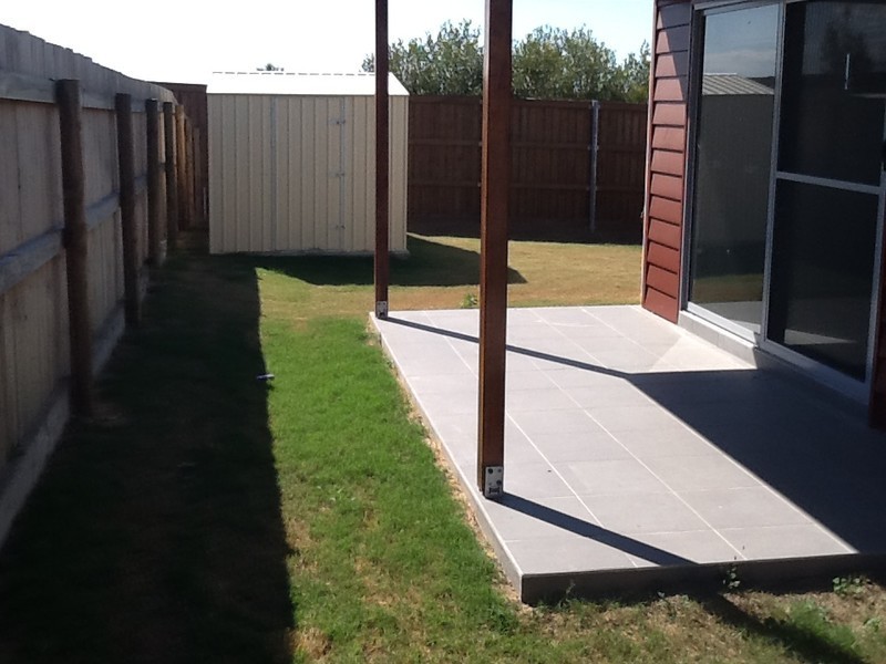 2/57 Phoenix Crescent, Rural View QLD 4740