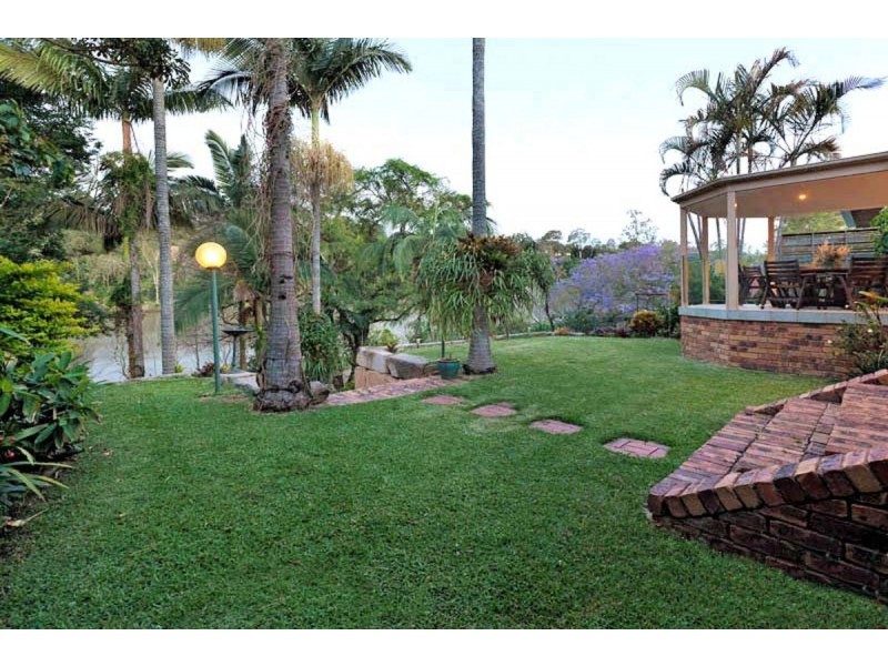 37 Mandalay Street, Fig Tree Pocket QLD 4069