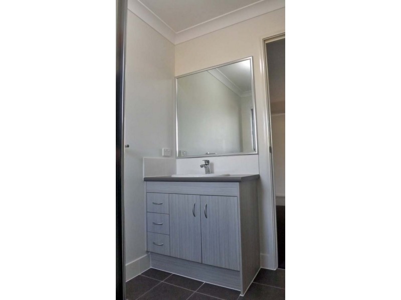 1/33 Green Park Drive, Crestmead QLD 4132