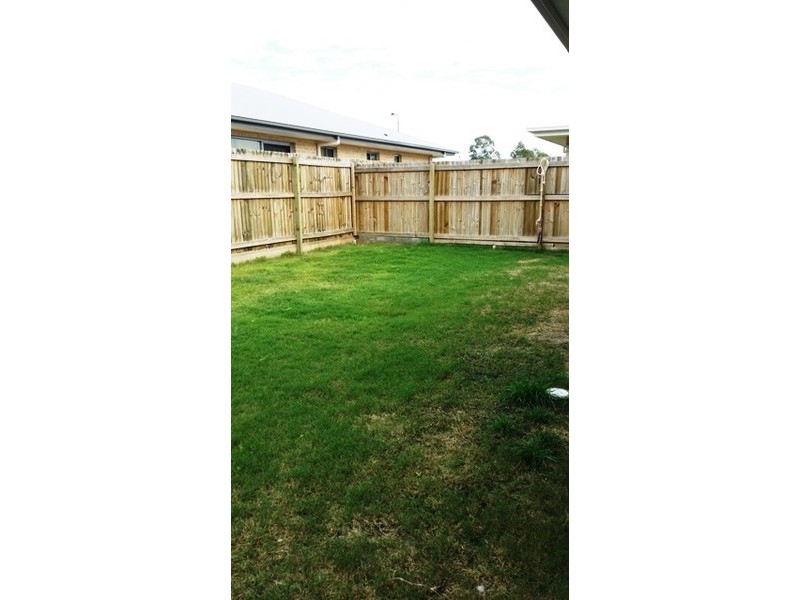 10 Bladensburg Drive, Waterford QLD 4133