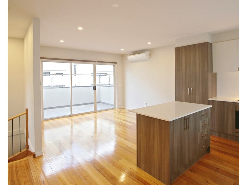 2/3 Donald Street, Brunswick VIC 3056