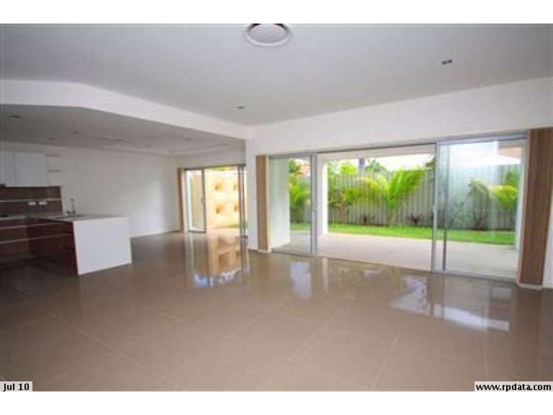 1/46 Compass Drive, Biggera Waters QLD 4216