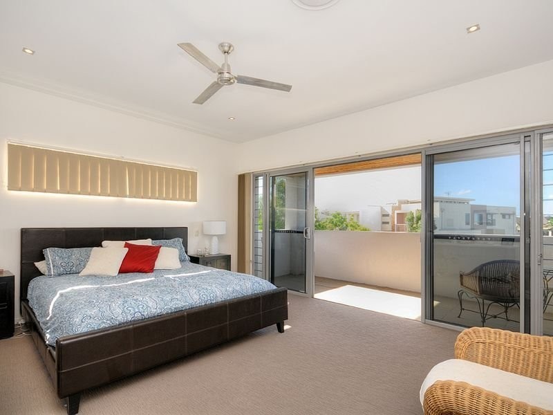 1/46 Compass Drive, Biggera Waters QLD 4216