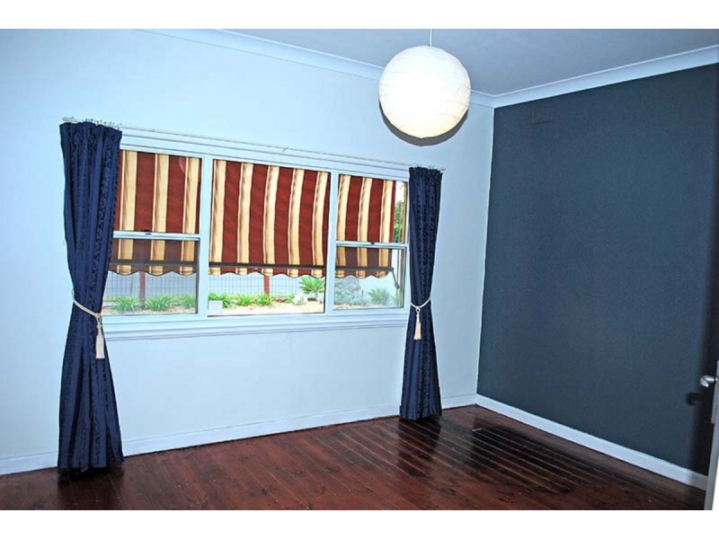 5 Rowley Terrace, Woodville SA 5011