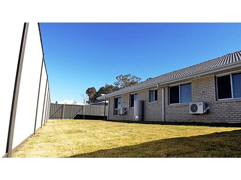 1/4 Bruce Baker Crescent, Crestmead QLD 4132