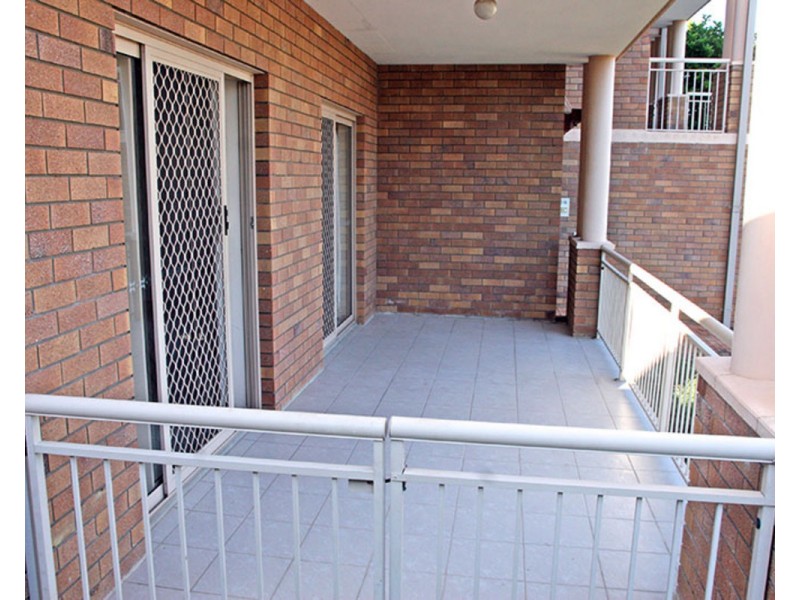 1/52 Crump Street, Holland Park West QLD 4121