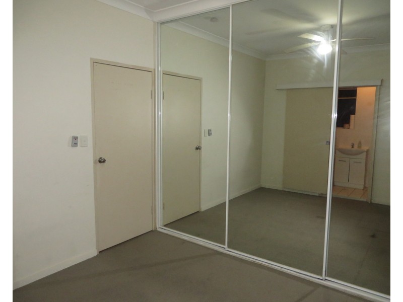 1/52 Crump Street, Holland Park West QLD 4121