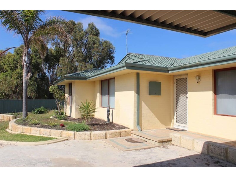 8 Brodia Place, Two Rocks WA 6037