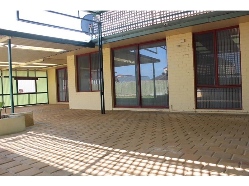 8 Brodia Place, Two Rocks WA 6037