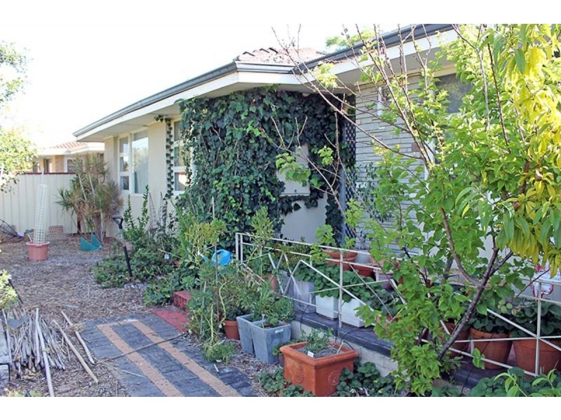 27 Redcliffe Street, East Cannington WA 6107