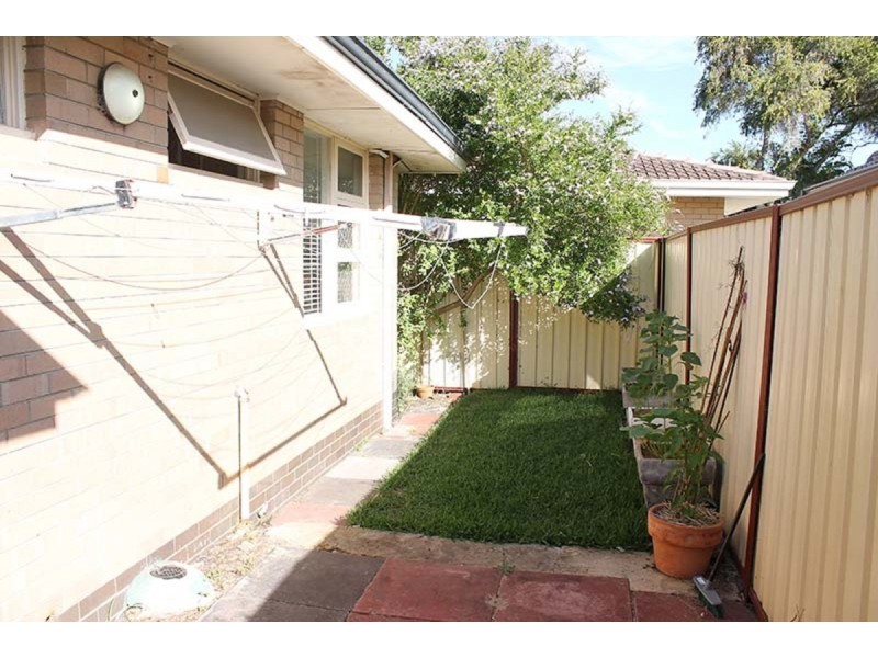 27 Redcliffe Street, East Cannington WA 6107