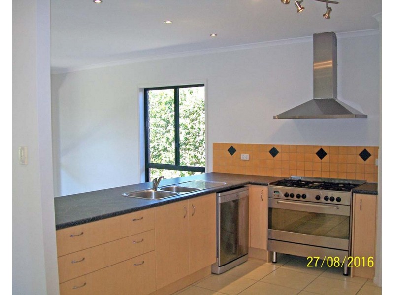 32 Hastings Crescent, Carrara QLD 4211