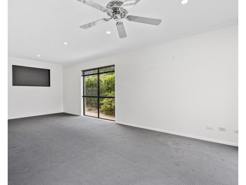 32 Hastings Crescent, Carrara QLD 4211