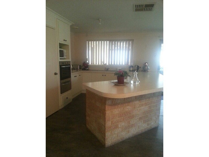 7 Banner Place, Swan View WA 6056