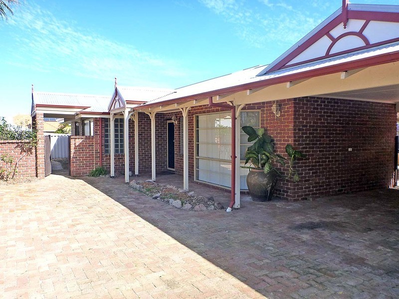 37a Yeovil Crescent, Bicton WA 6157