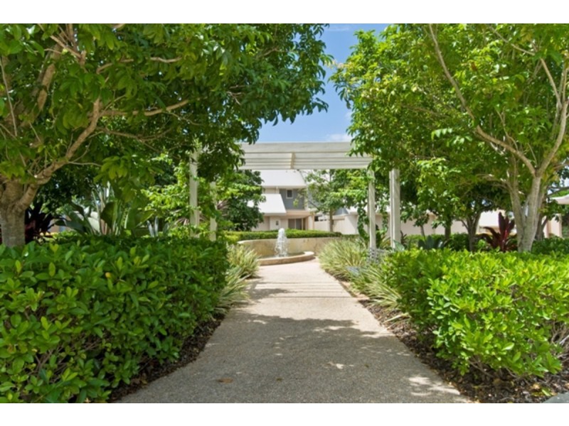 8/12 Promenade Avenue, Robina QLD 4226