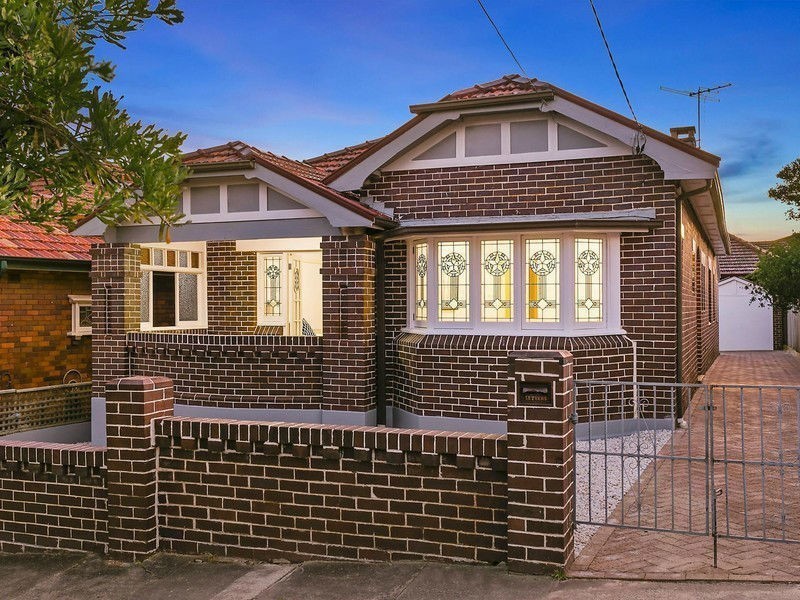 21 Hugh Avenue, Dulwich Hill NSW 2203