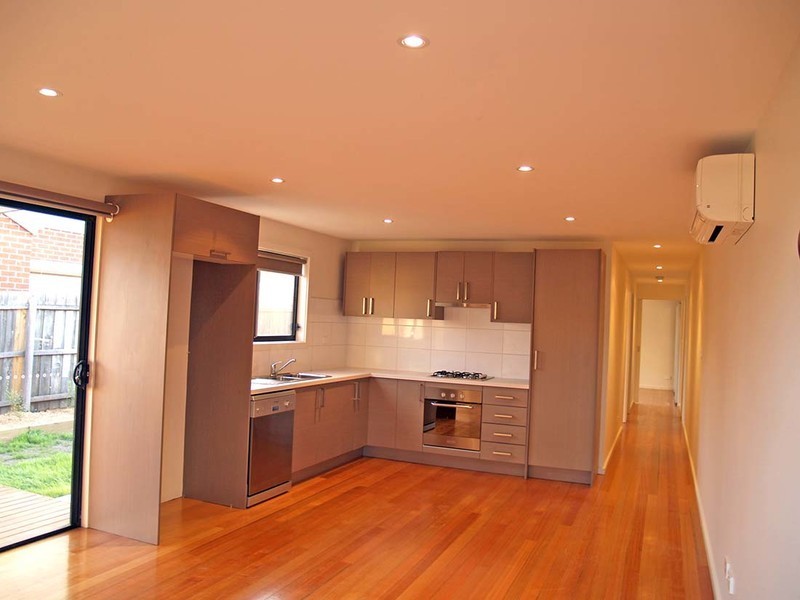 2/20 Pentland Parade, Seddon VIC 3011