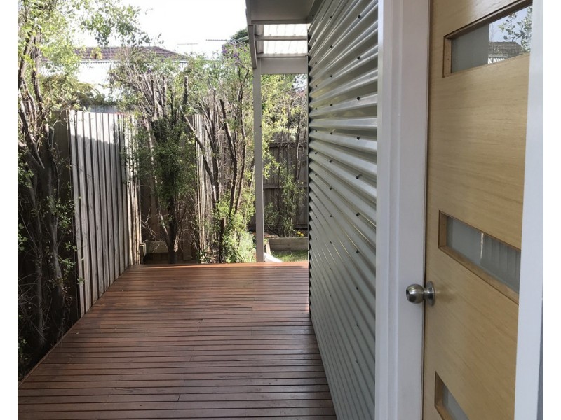 2/20 Pentland Parade, Seddon VIC 3011