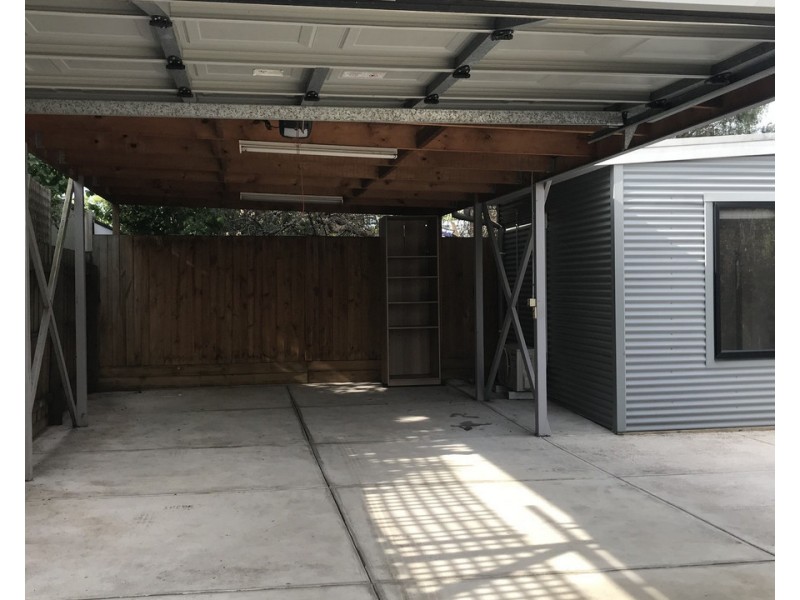 2/20 Pentland Parade, Seddon VIC 3011