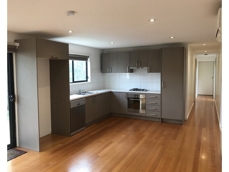 2/20 Pentland Parade, Seddon VIC 3011